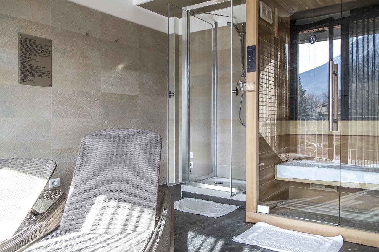 Grand Chalet Delle Rocche Рокка-ді-Меццо Екстер'єр фото